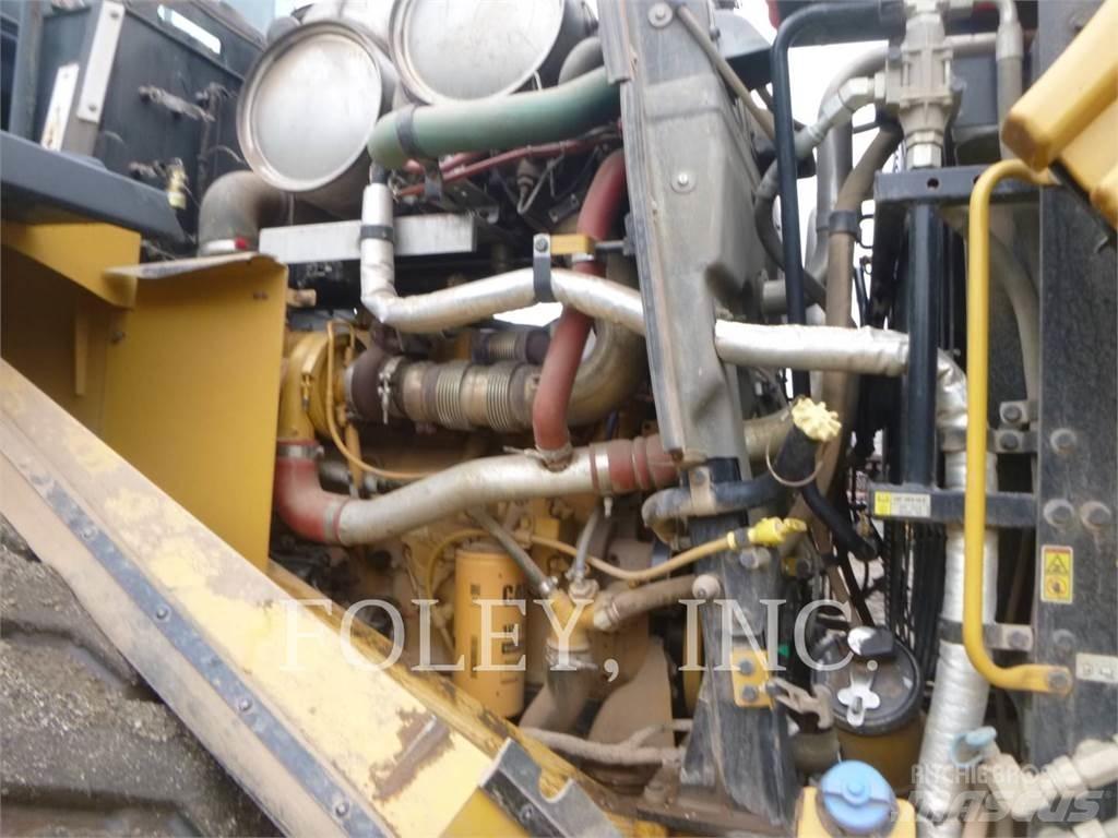CAT 966M Фронтальные погрузчики