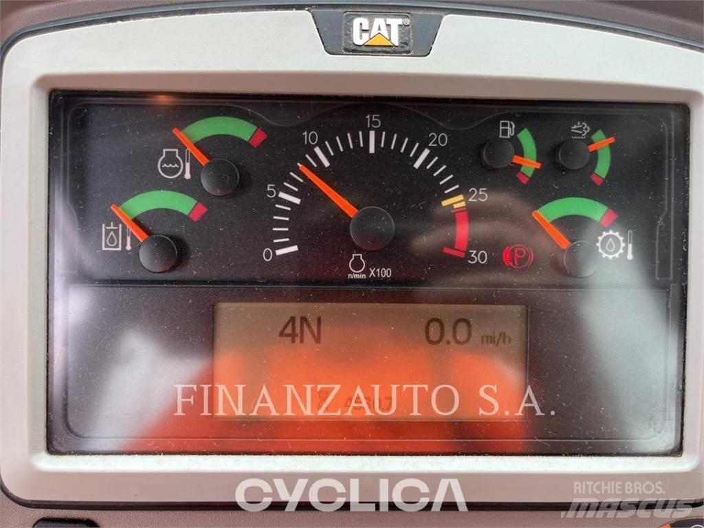 CAT 966M Фронтальные погрузчики