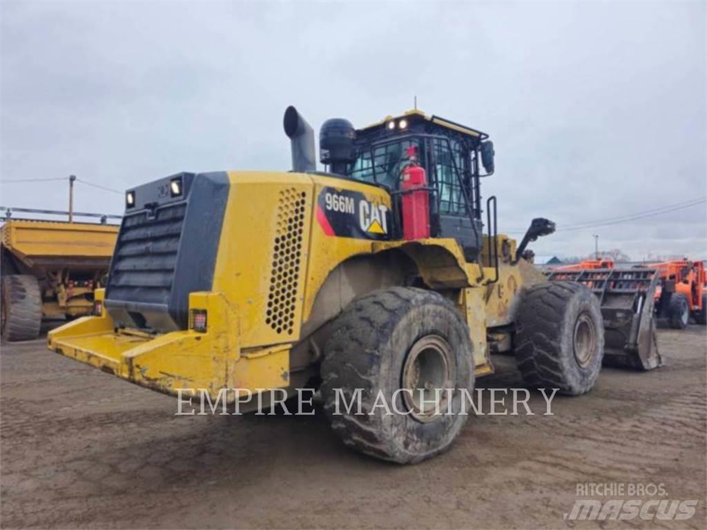 CAT 966M Фронтальные погрузчики