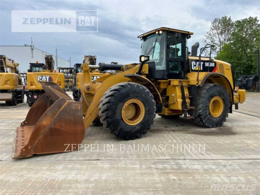 CAT 966M Фронтальные погрузчики