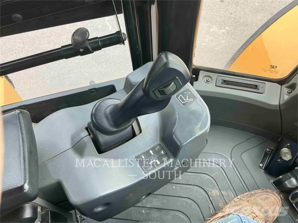 CAT 966M Фронтальные погрузчики