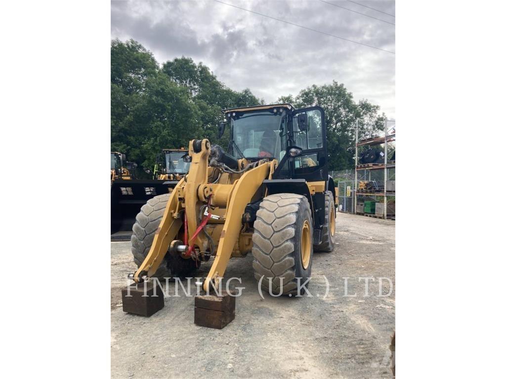 CAT 966M Фронтальные погрузчики