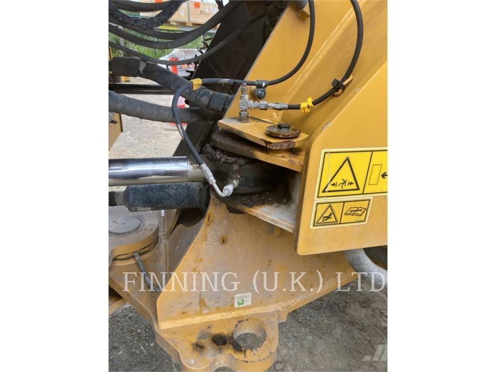 CAT 966M Фронтальные погрузчики