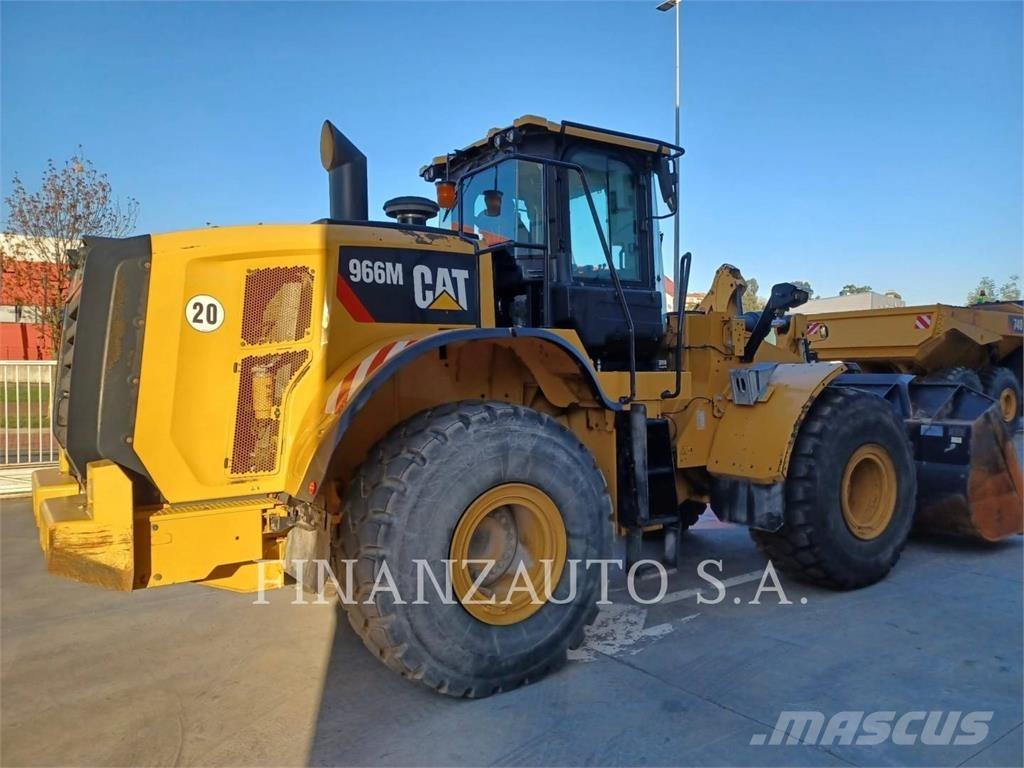 CAT 966M Фронтальные погрузчики