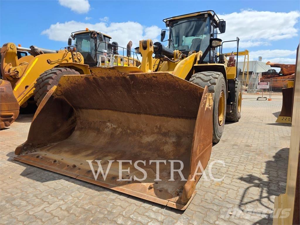 CAT 966M Фронтальные погрузчики
