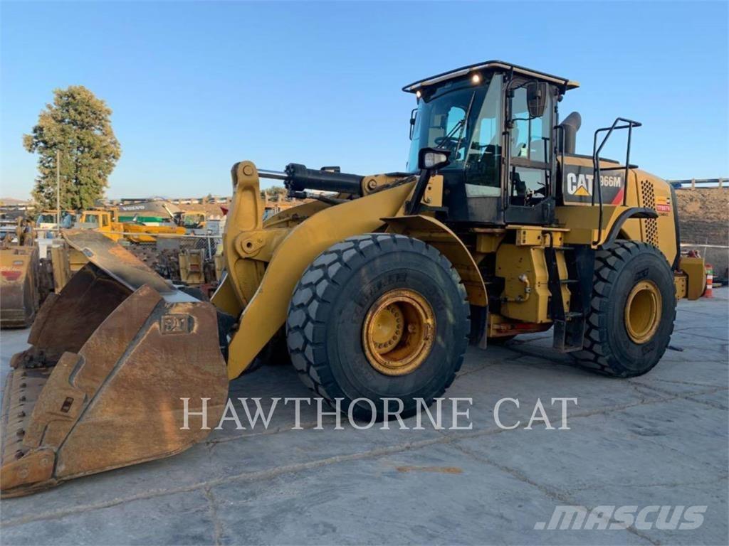CAT 966M Фронтальные погрузчики