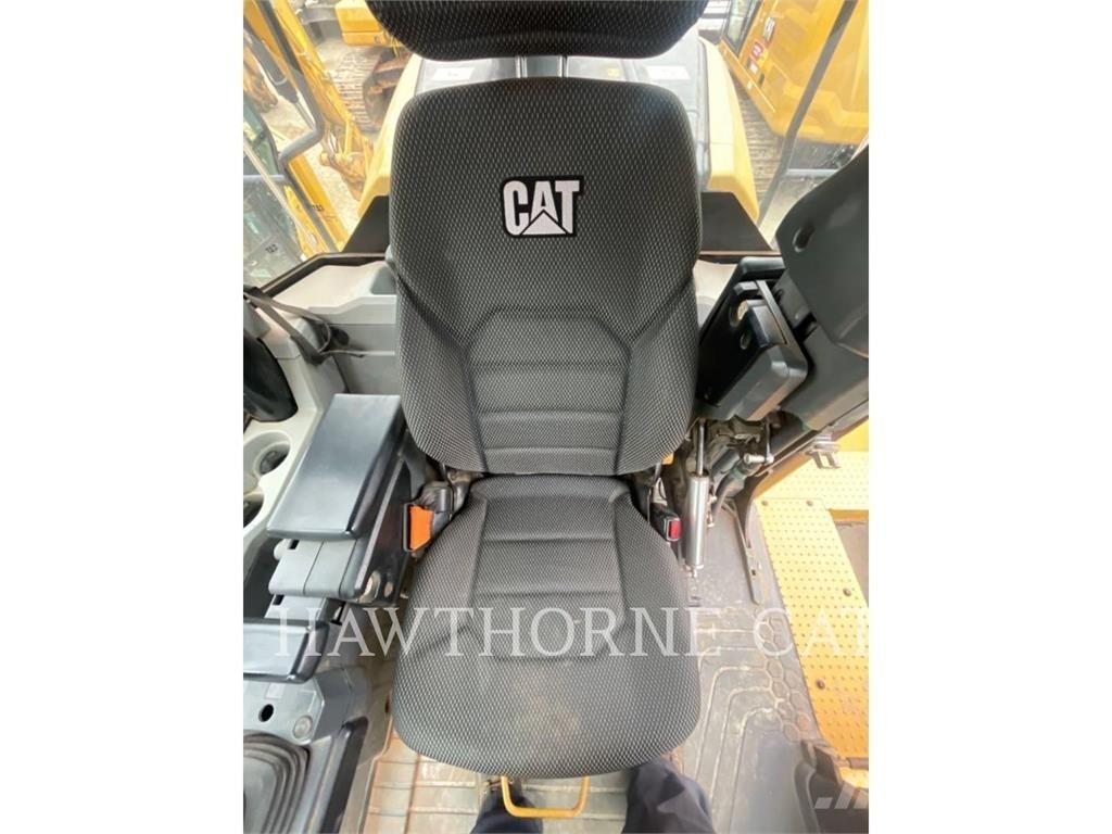 CAT 966M Фронтальные погрузчики