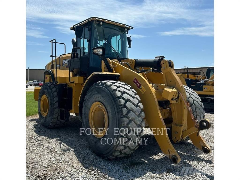 CAT 966M Фронтальные погрузчики