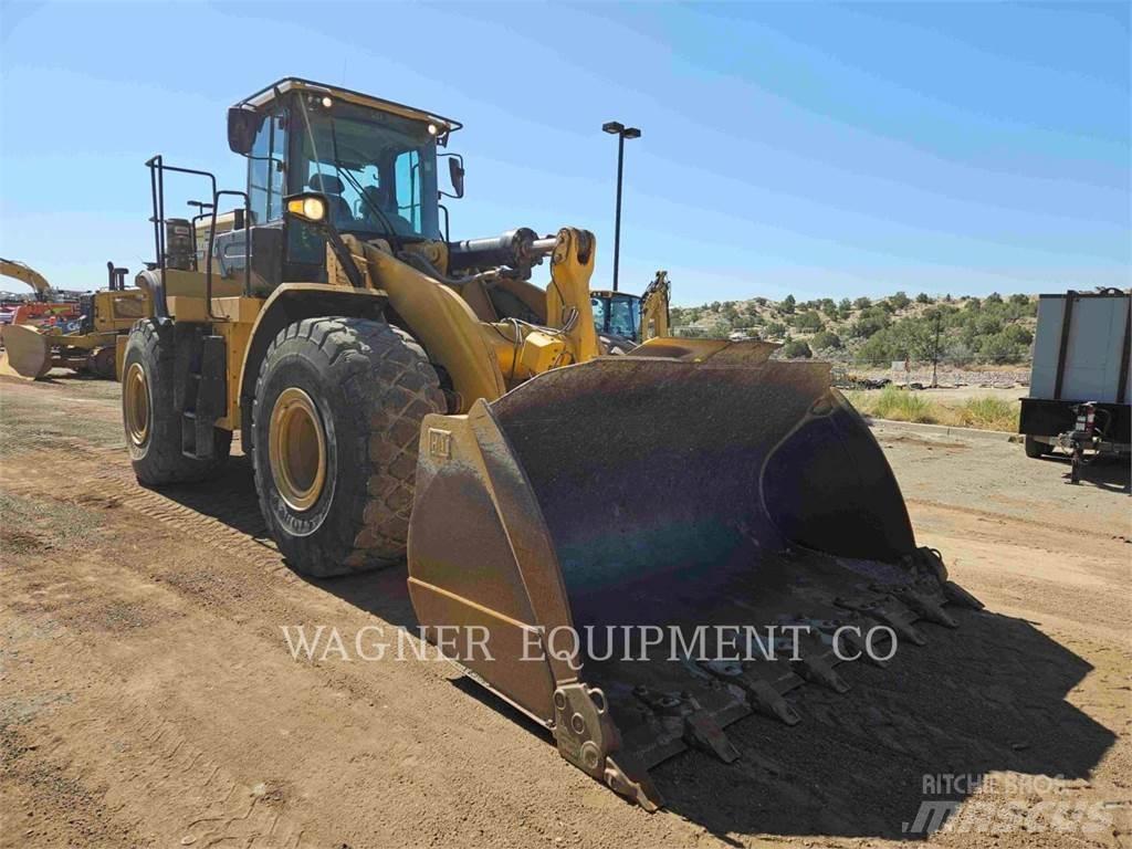 CAT 966M Фронтальные погрузчики