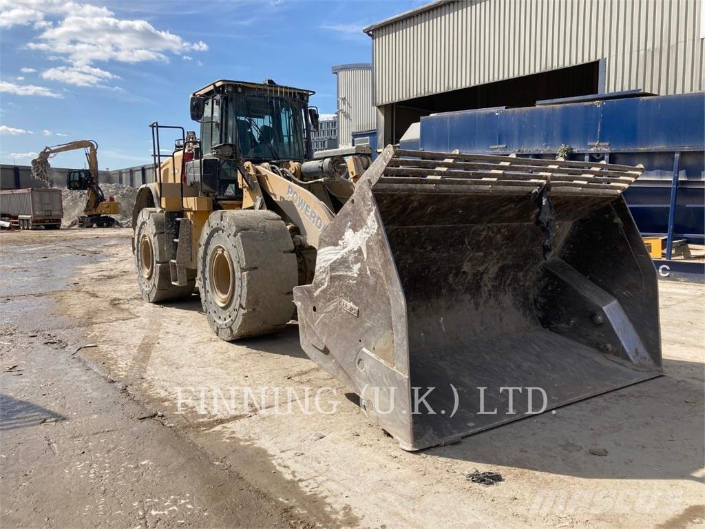 CAT 966M HL Фронтальные погрузчики