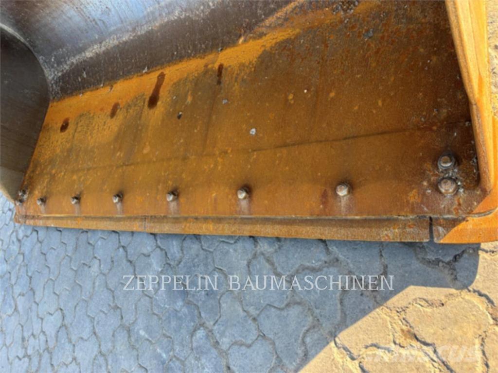 CAT 966XE Фронтальные погрузчики