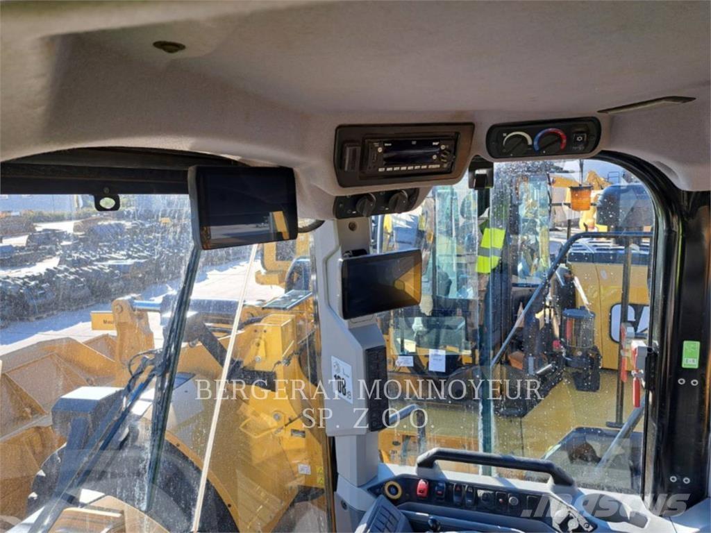 CAT 972 Фронтальные погрузчики