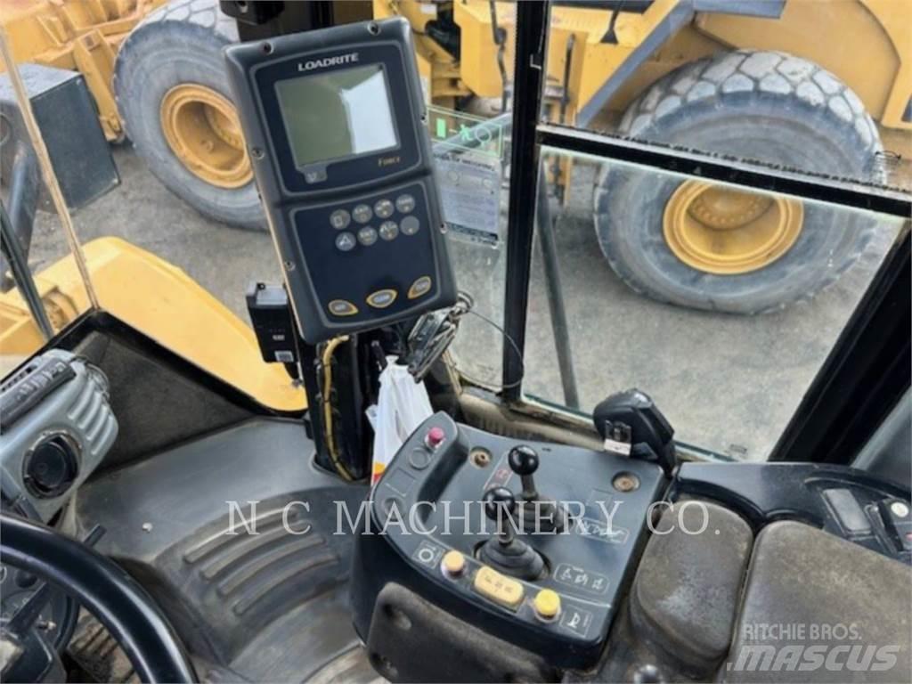 CAT 972H Фронтальные погрузчики