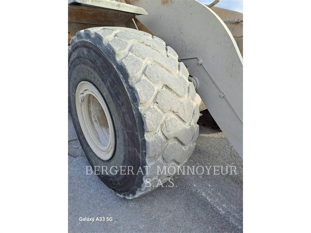 CAT 972K Фронтальные погрузчики
