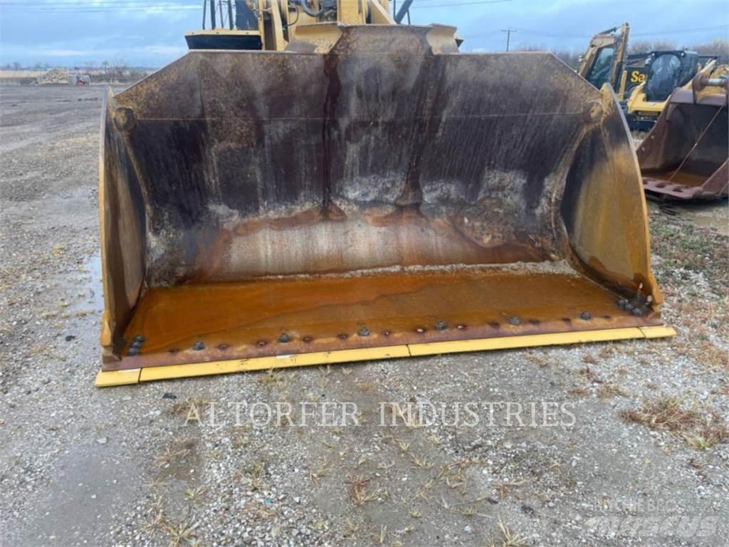 CAT 972M Фронтальные погрузчики
