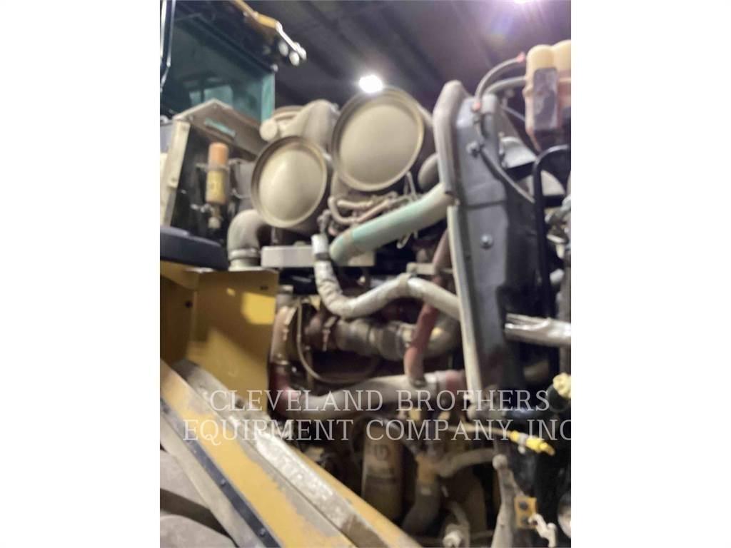 CAT 972M Фронтальные погрузчики