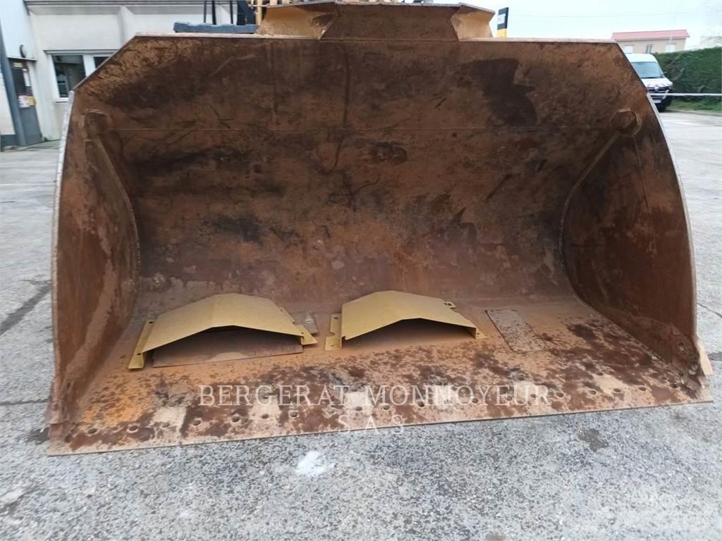 CAT 972M Фронтальные погрузчики