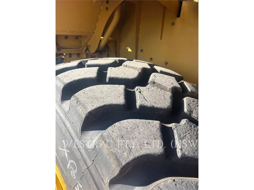 CAT 972M Фронтальные погрузчики