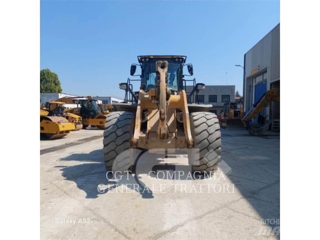 CAT 972M Фронтальные погрузчики