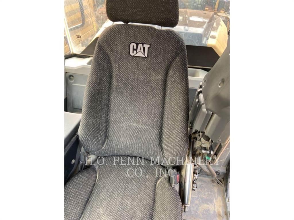 CAT 972M Фронтальные погрузчики