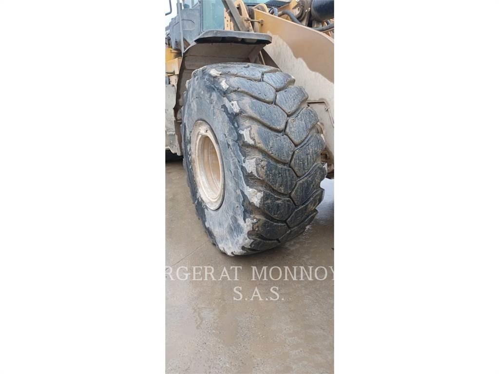 CAT 972M Фронтальные погрузчики