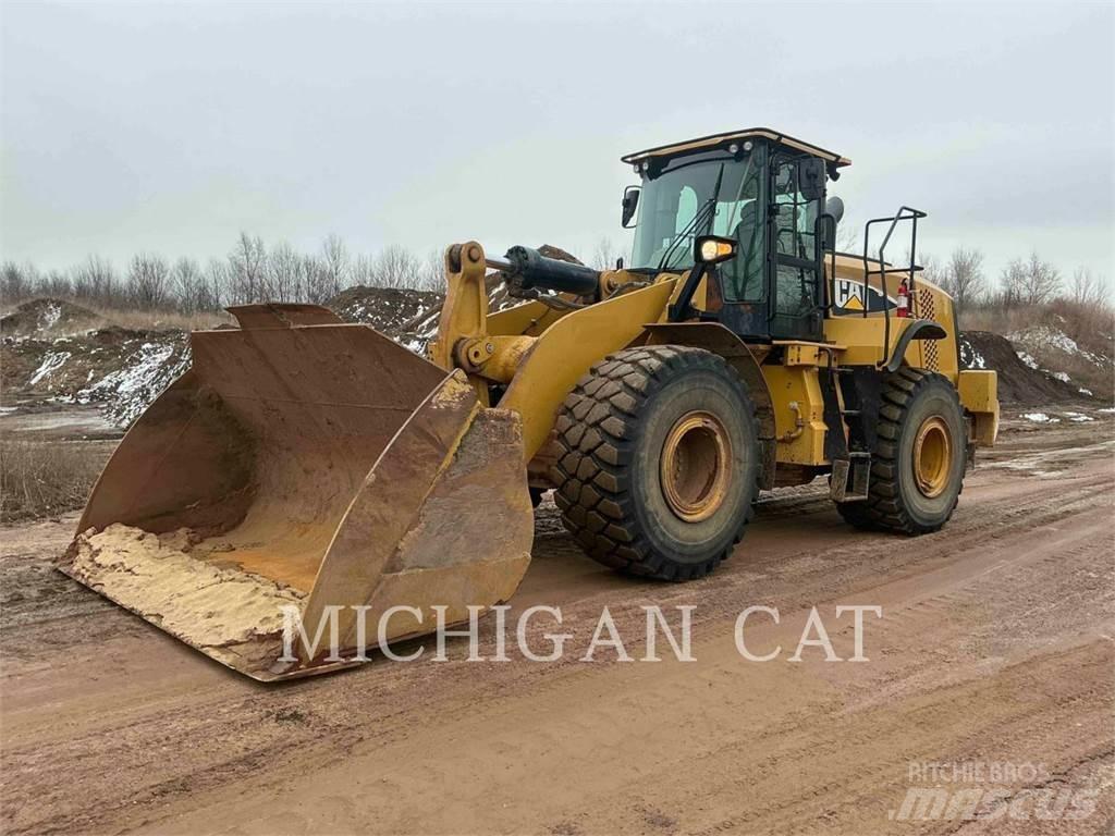 CAT 972M Фронтальные погрузчики