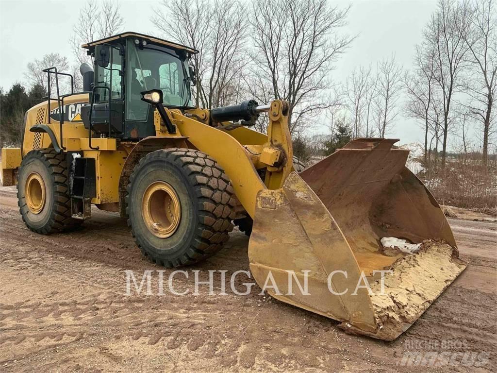 CAT 972M Фронтальные погрузчики