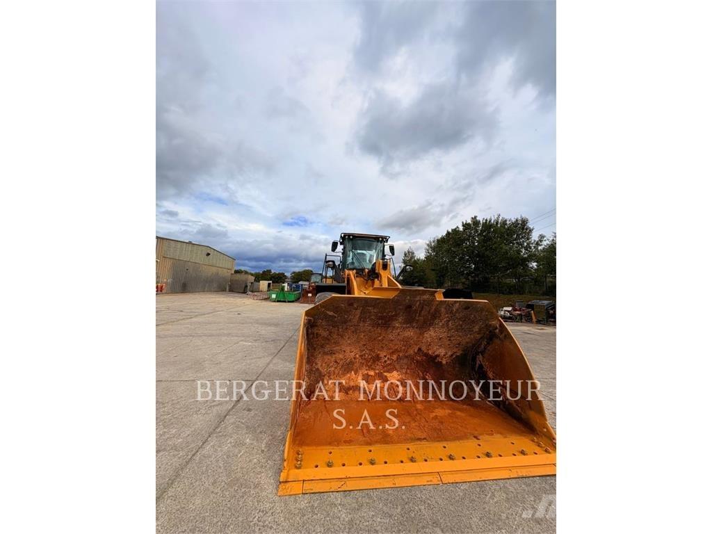 CAT 972M Фронтальные погрузчики
