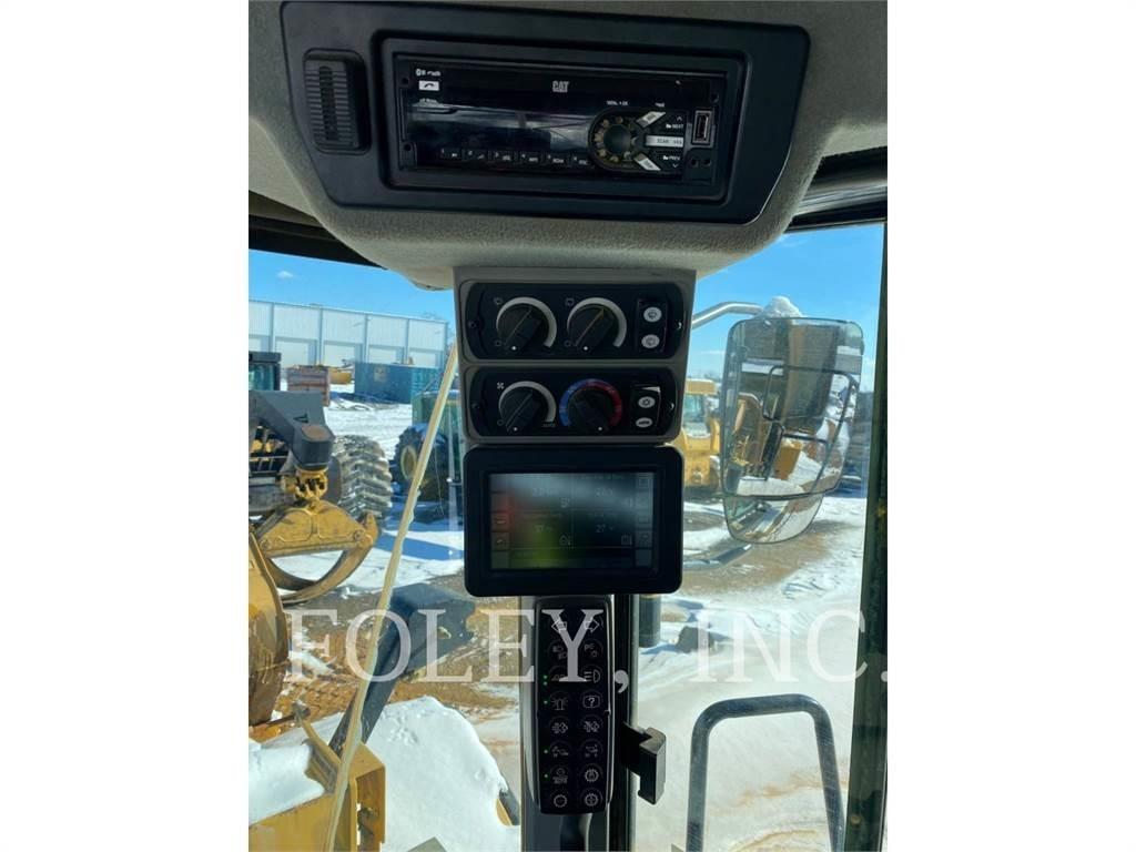 CAT 972M Фронтальные погрузчики
