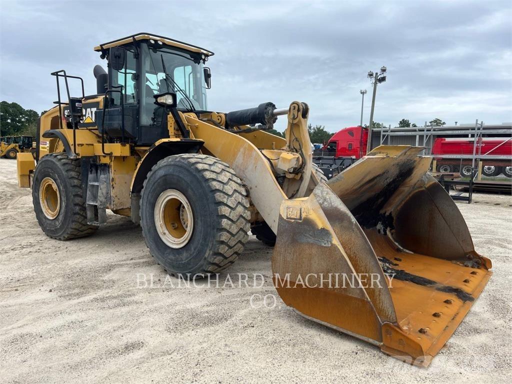 CAT 972M Фронтальные погрузчики