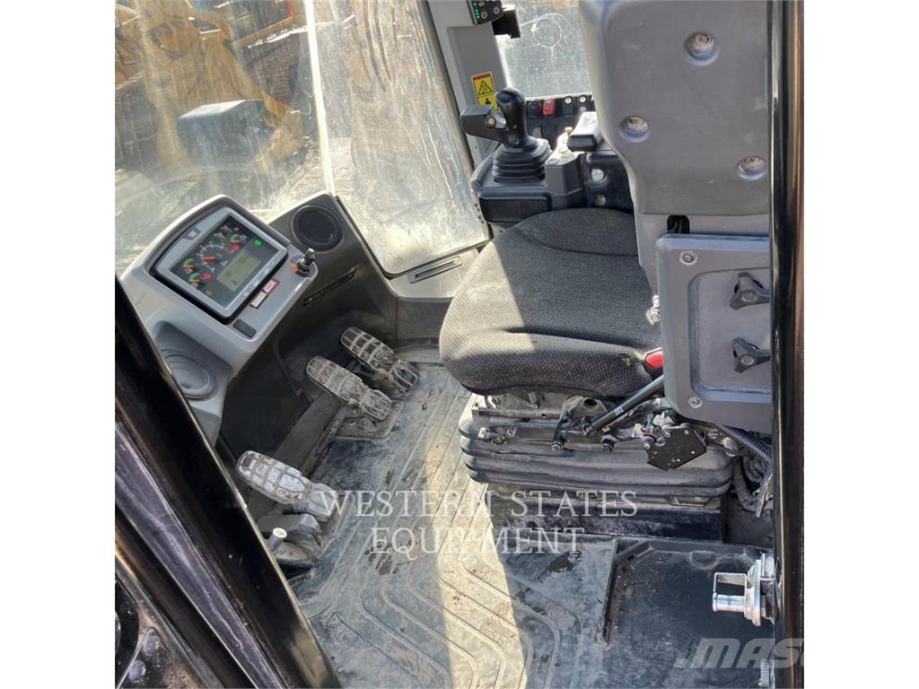 CAT 972M Фронтальные погрузчики