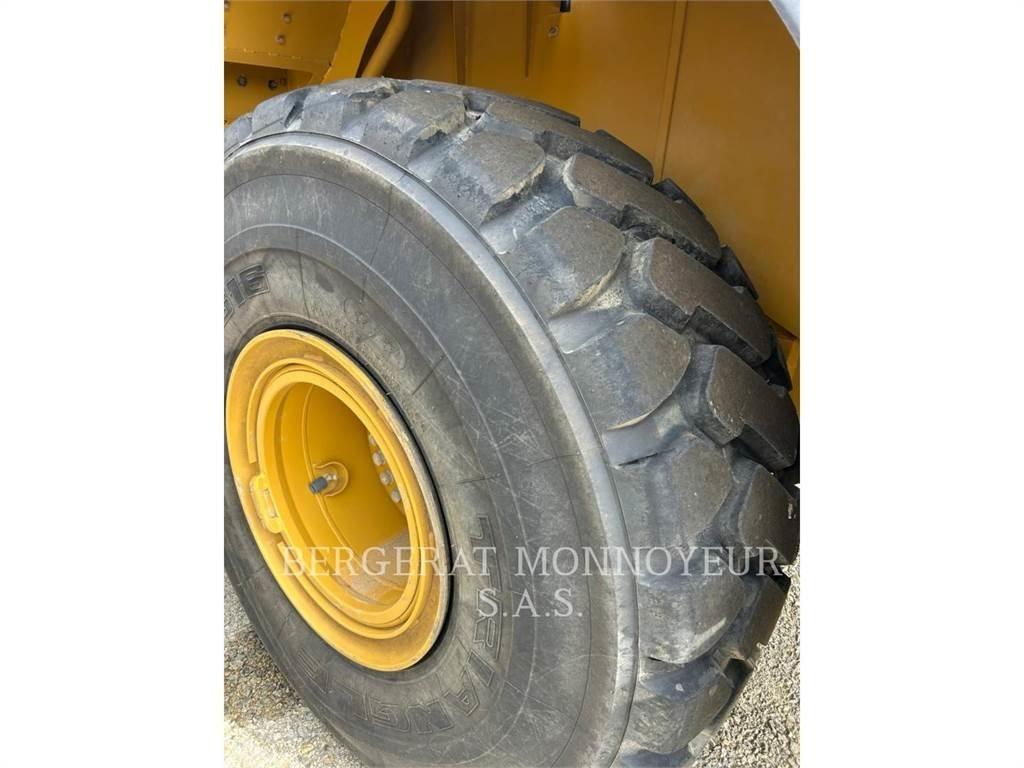 CAT 972M XE Фронтальные погрузчики