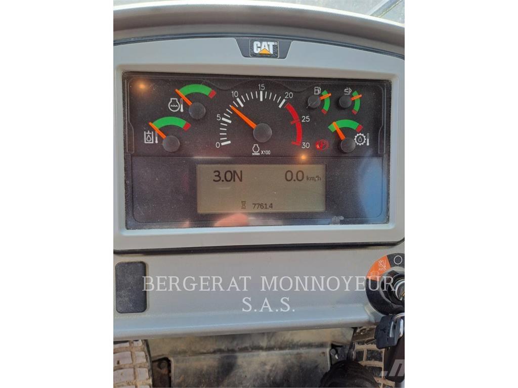 CAT 972M XE Фронтальные погрузчики