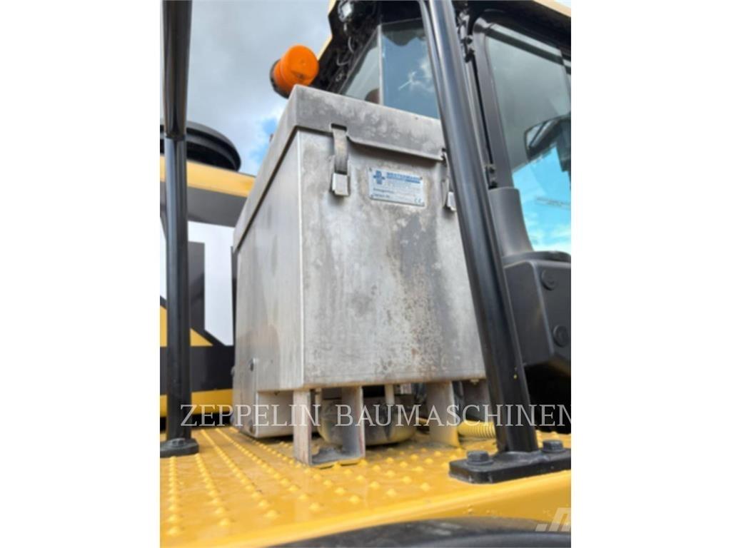 CAT 972MXE Фронтальные погрузчики
