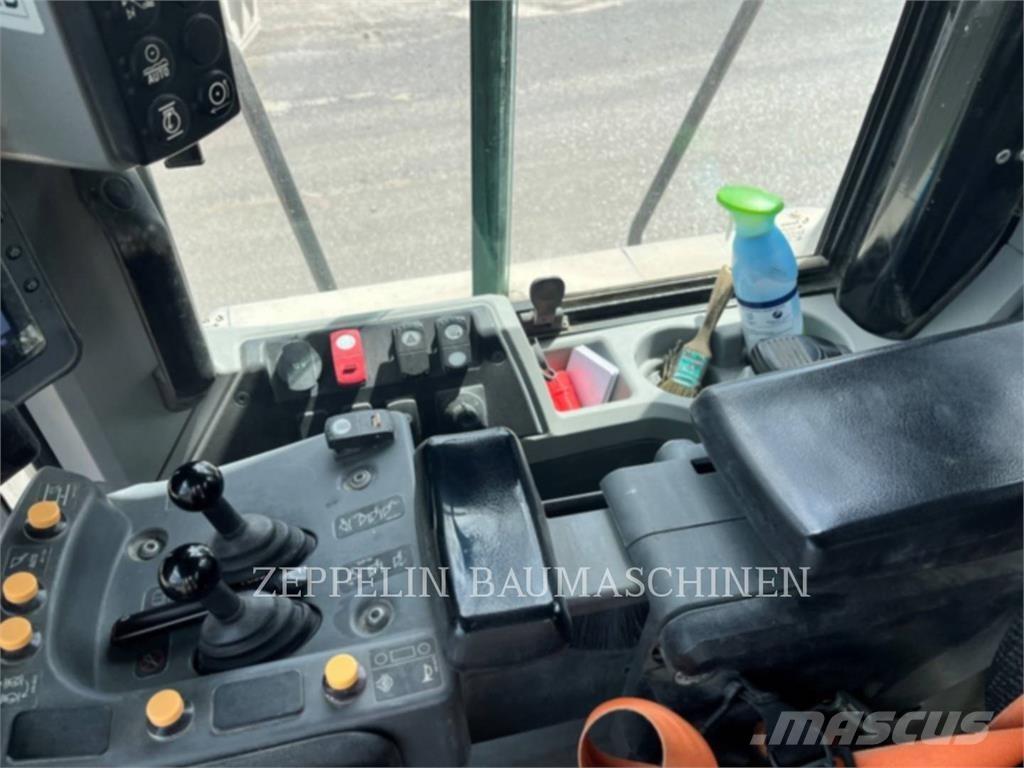 CAT 972MXE Фронтальные погрузчики