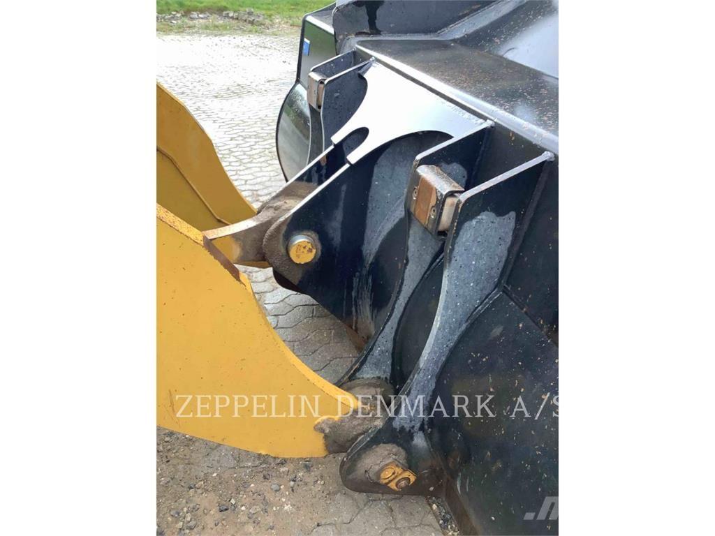 CAT 972MXE Фронтальные погрузчики