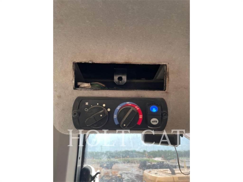 CAT 973K Гусеничные фронтальные погрузчики