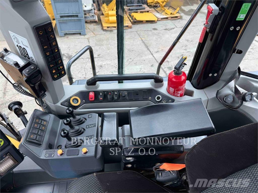 CAT 980 Фронтальные погрузчики