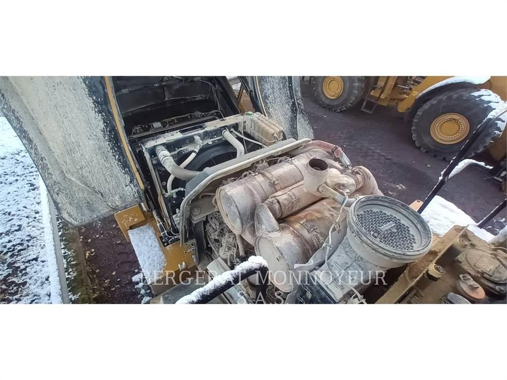 CAT 980M Фронтальные погрузчики
