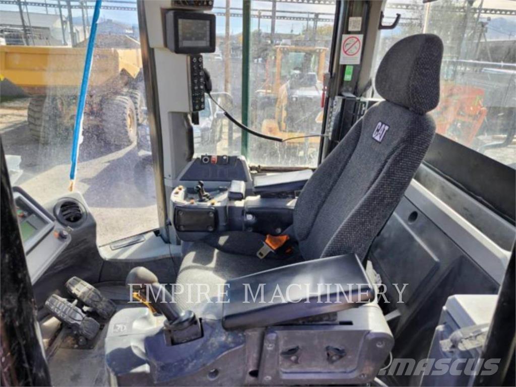 CAT 980M Фронтальные погрузчики