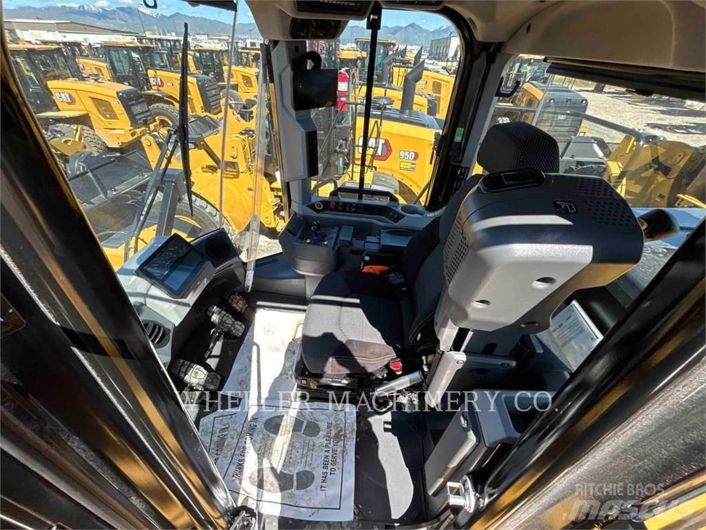 CAT 982 Фронтальные погрузчики