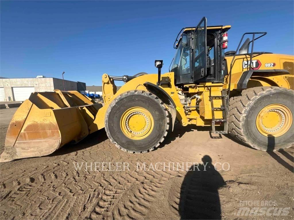 CAT 982 Фронтальные погрузчики
