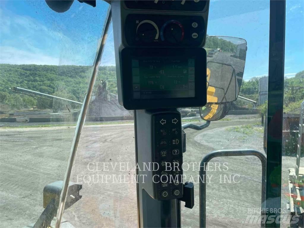 CAT 982M Фронтальные погрузчики