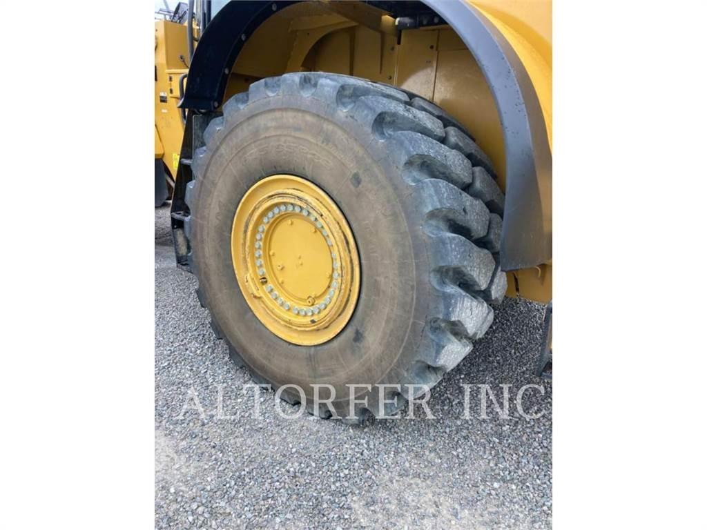 CAT 982M Фронтальные погрузчики