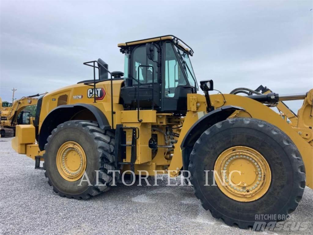 CAT 982M Фронтальные погрузчики