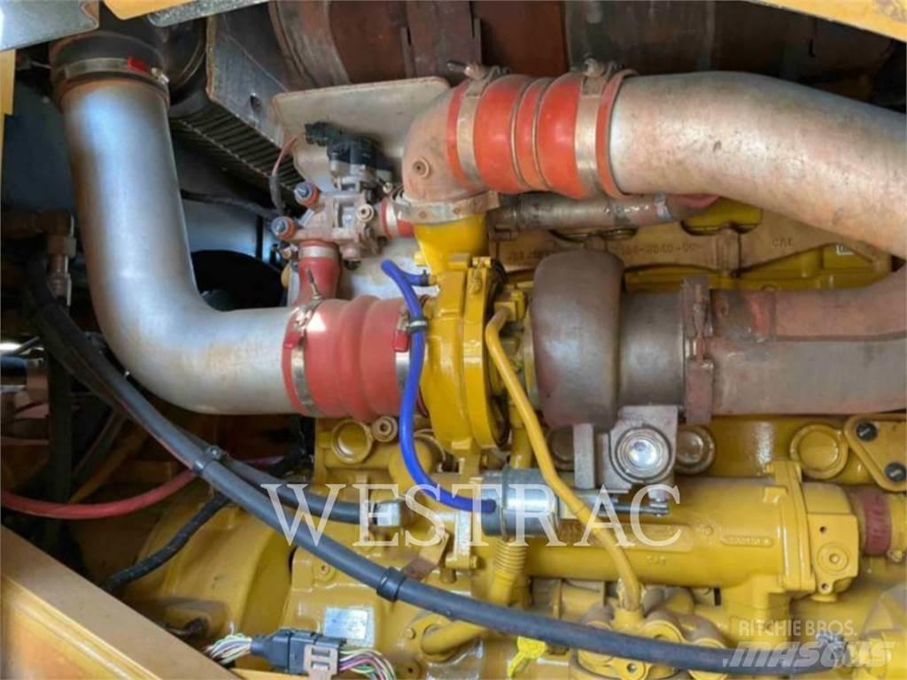 CAT 982M Фронтальные погрузчики