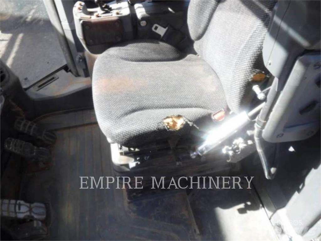 CAT 982M Фронтальные погрузчики