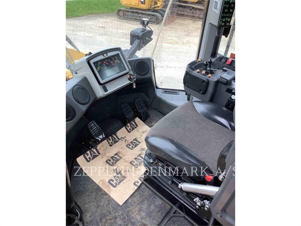 CAT 982M Фронтальные погрузчики