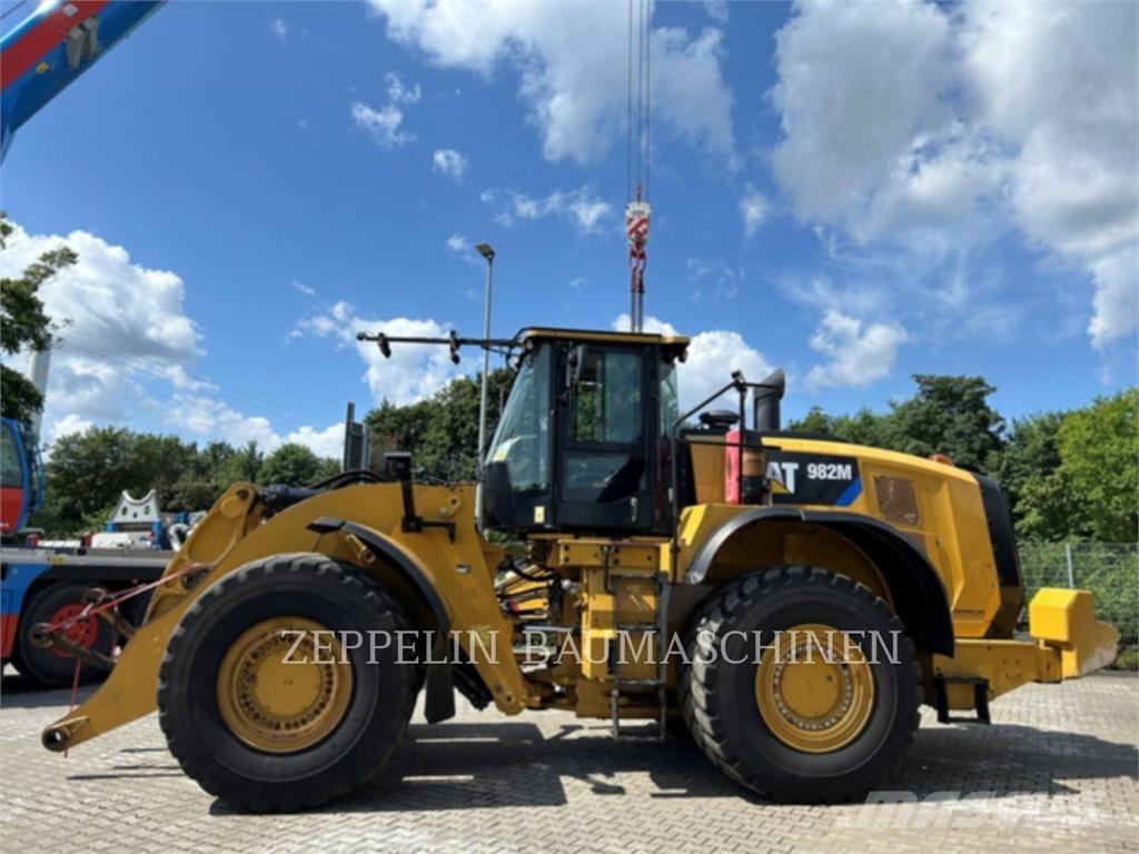 CAT 982M Фронтальные погрузчики