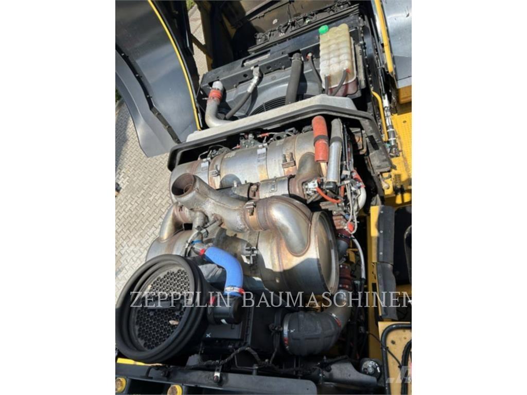 CAT 982M Фронтальные погрузчики